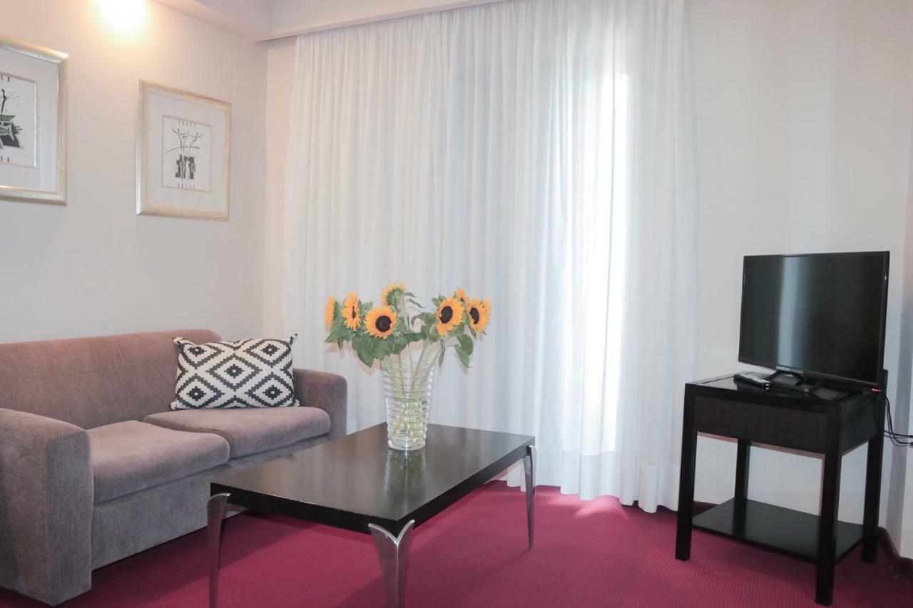 Hotel Victory เอเธนส์ ภายนอก รูปภาพ