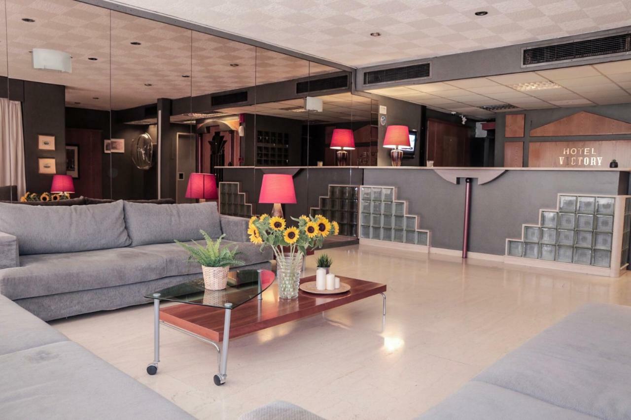 Hotel Victory เอเธนส์ ภายนอก รูปภาพ